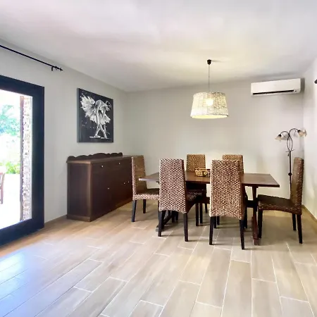 Jessica With Air-conditioning & Private Swimming Pool *